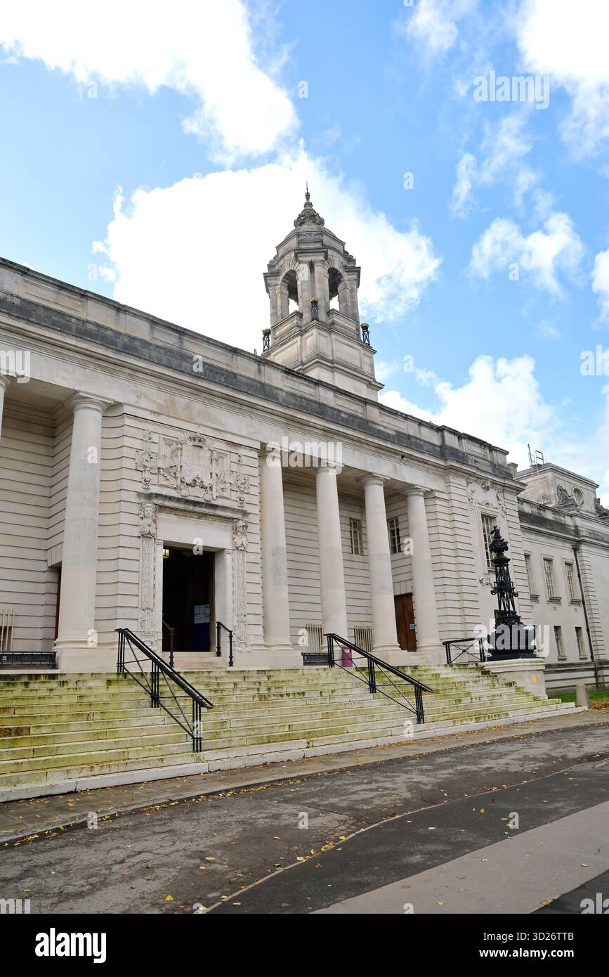 Cardiff Crown Court, King Edward Avenue, Cathays Park, Cardiff City Centre, Galles del Sud, REGNO UNITO. Autunno. Presa ottobre 2025 Foto Stock