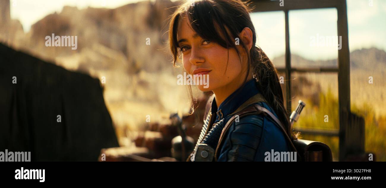 Fallout (2024-) serie TV creata da Geneva Robertson-Dworet e Graham Wagner e con Ella Purnell, Aaron Moten e Walton Goggins. Un dramma post-apocalittico basato sul videogioco, che segue i sopravvissuti nelle terre desolate dell'America due secoli dopo la guerra nucleare. Pubblicità ancora da 2025 stagione 2 SOLO USO EDITORIALE. Credito: BFA / Amazon prime Video Foto Stock