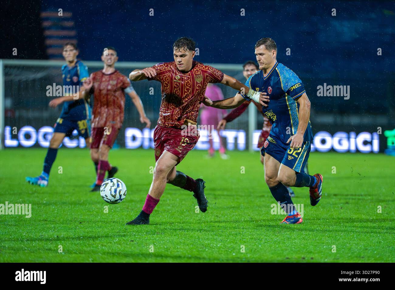 Latina, Italia. 30 ottobre 2025. Coppa Italia di serie C tra Latina calcio e Perugia allo Stadio Domenico Francioni il 30 ottobre 2025 a Latina. Durante Latina vs Perugia, partita di serie C a Latina, Italia, ottobre 30 2025 Credit: Independent Photo Agency/Alamy Live News Foto Stock