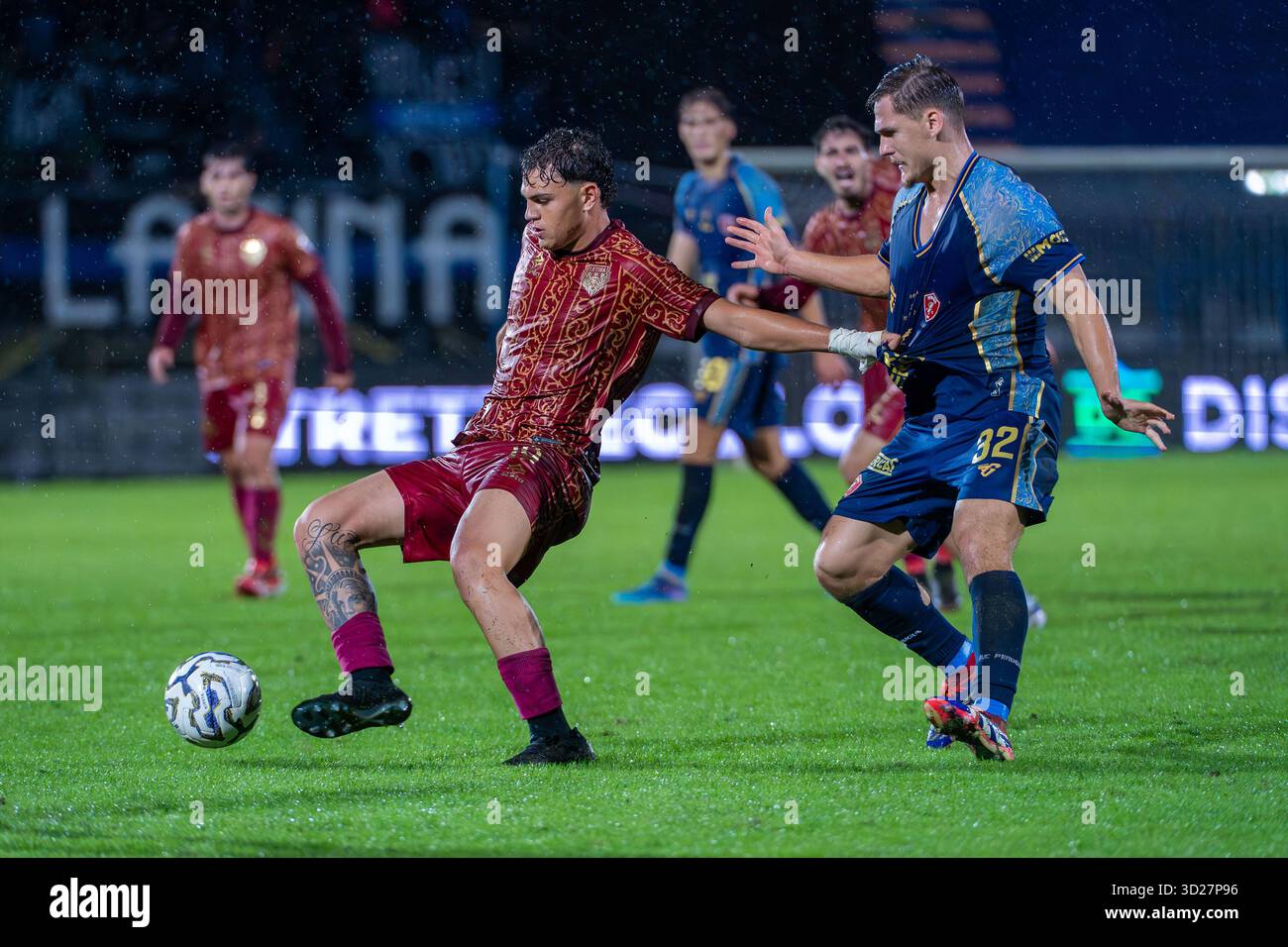 Latina, Italia. 30 ottobre 2025. Coppa Italia di serie C tra Latina calcio e Perugia allo Stadio Domenico Francioni il 30 ottobre 2025 a Latina. Durante Latina vs Perugia, partita di serie C a Latina, Italia, ottobre 30 2025 Credit: Independent Photo Agency/Alamy Live News Foto Stock