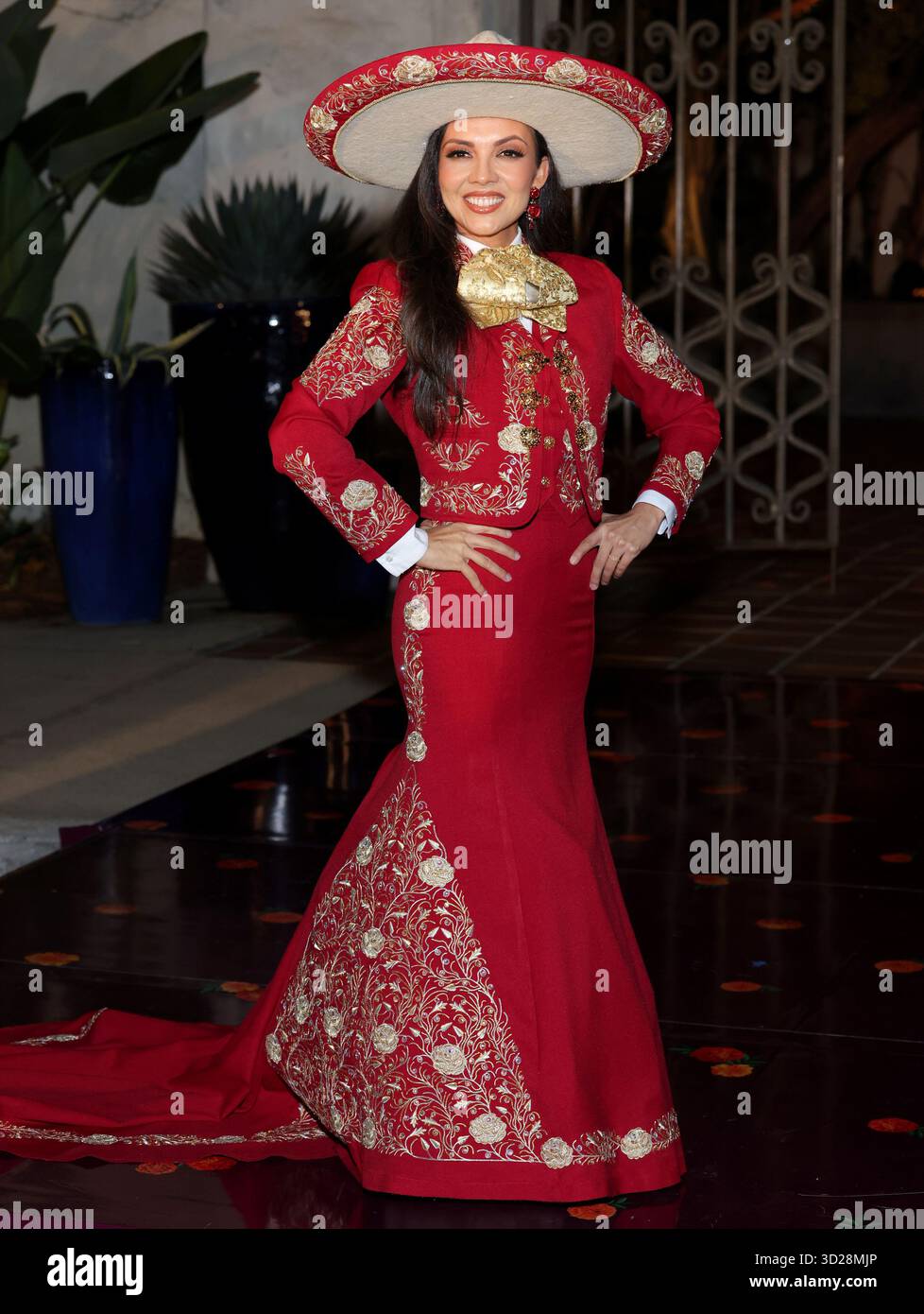 Los Angeles, Stati Uniti. 30 ottobre 2025. Lupita Infante partecipa al galà dia De Muertos 2025 presentato da Lexus, Tequila Don Julio, Nike, DNERO, Calamigos Ranch e Maremoto al Los Angeles'Angeles? River'Center' & Gardens a Los Angeles giovedì 30 ottobre 2025. Foto di Greg Grudt/UPI credito: UPI/Alamy Live News Foto Stock