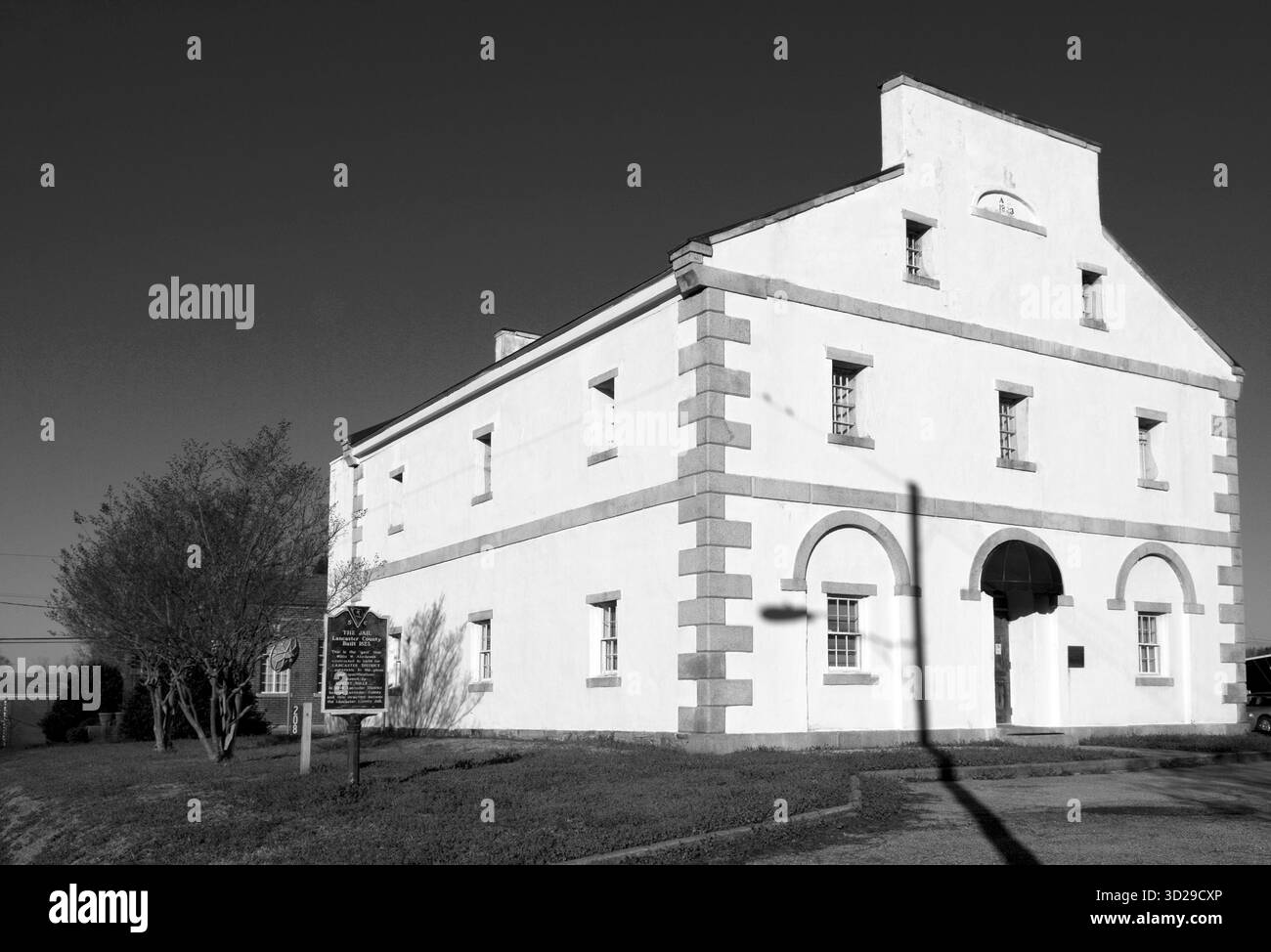 Tribunale storico e moderno di Lancaster e insegna a Lancaster, South Carolina, Stati Uniti. Foto Stock