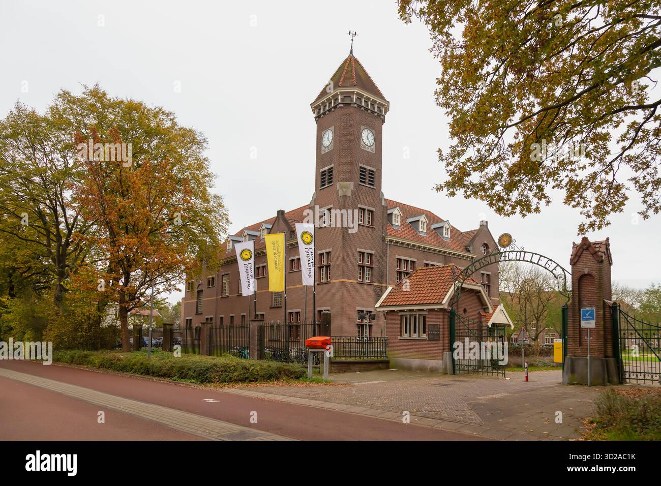 University College Utrecht nel sito della ex caserma Kromhout nella città di Utrecht. Foto Stock