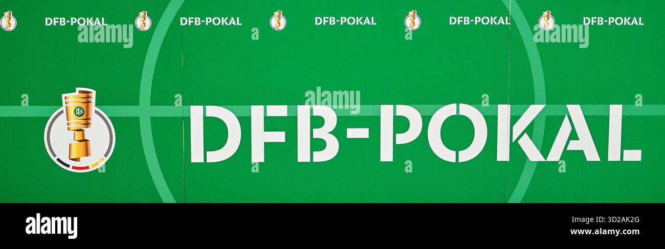 29 ottobre 2025, Voehlinstadion, Illertissen, GER, coppa DFB, FV Illertissen vs 1. FC Magdeburg, Image Logo, Stampa tazza DFB, foto simbolo, foto immagine simbolo ? Le normative Nordphoto GmbH / Hafner DFL vietano qualsiasi uso di fotografie come sequenze di immagini e. Foto Stock