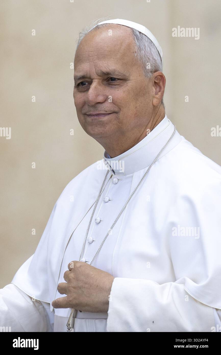 Vaticano, Vaticano. 31 ottobre 2025. **NO LIBRI** Italia, Roma, Vaticano 2025/10/31 Papa Leone XIV durante l'udienza con gli educatori nell'ambito del Giubileo per il mondo dell'Educazione in Piazza San Pietro in Vaticano Fotografia di ALESSIA GIULIANI / Catholic Press Photo Credit: Independent Photo Agency / Alamy Live News Foto Stock