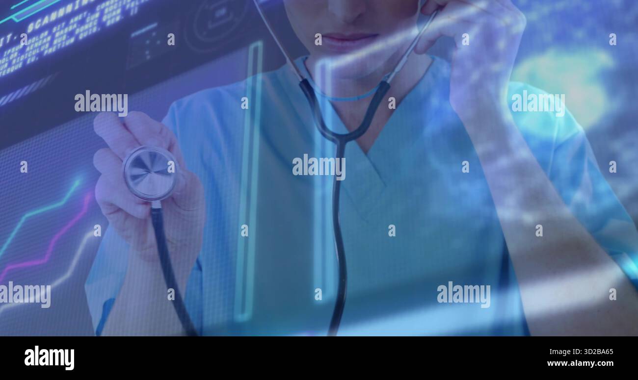 Medico che esegue la regolazione del microfono della cuffia nella sala di monitoraggio, con stetoscopio e overlay ECG Foto Stock