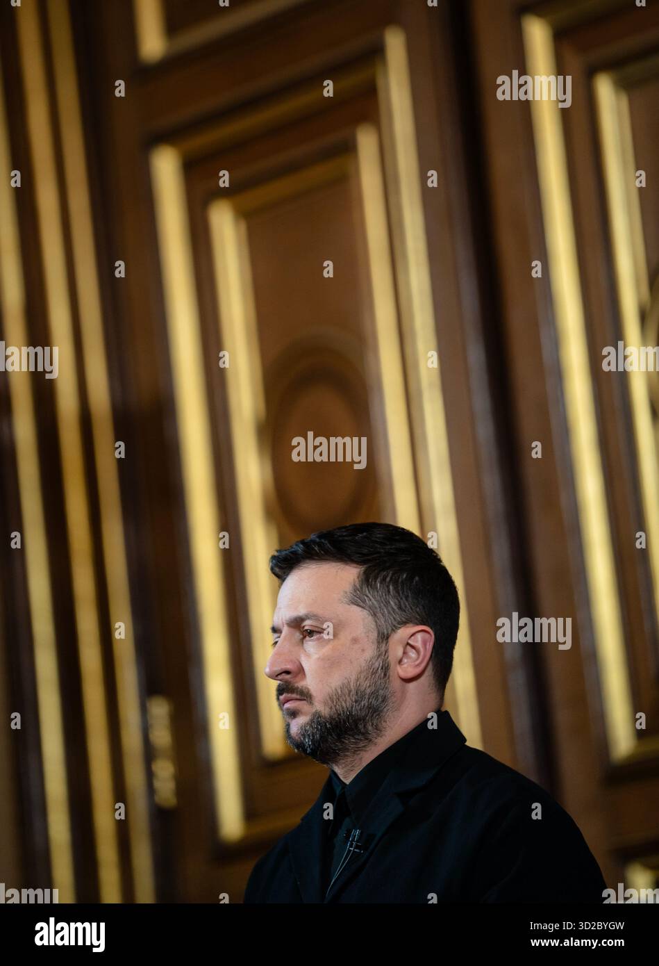 Londra, Regno Unito, 24 ottobre 2025. Il presidente ucraino Volodymyr Zelenskyy durante una conferenza stampa dopo un incontro con la Coalizione dei volenterosi sulla situazione in Ucraina. Bart Maat/Alamy Live News netherlands Out - belgio Out Foto Stock