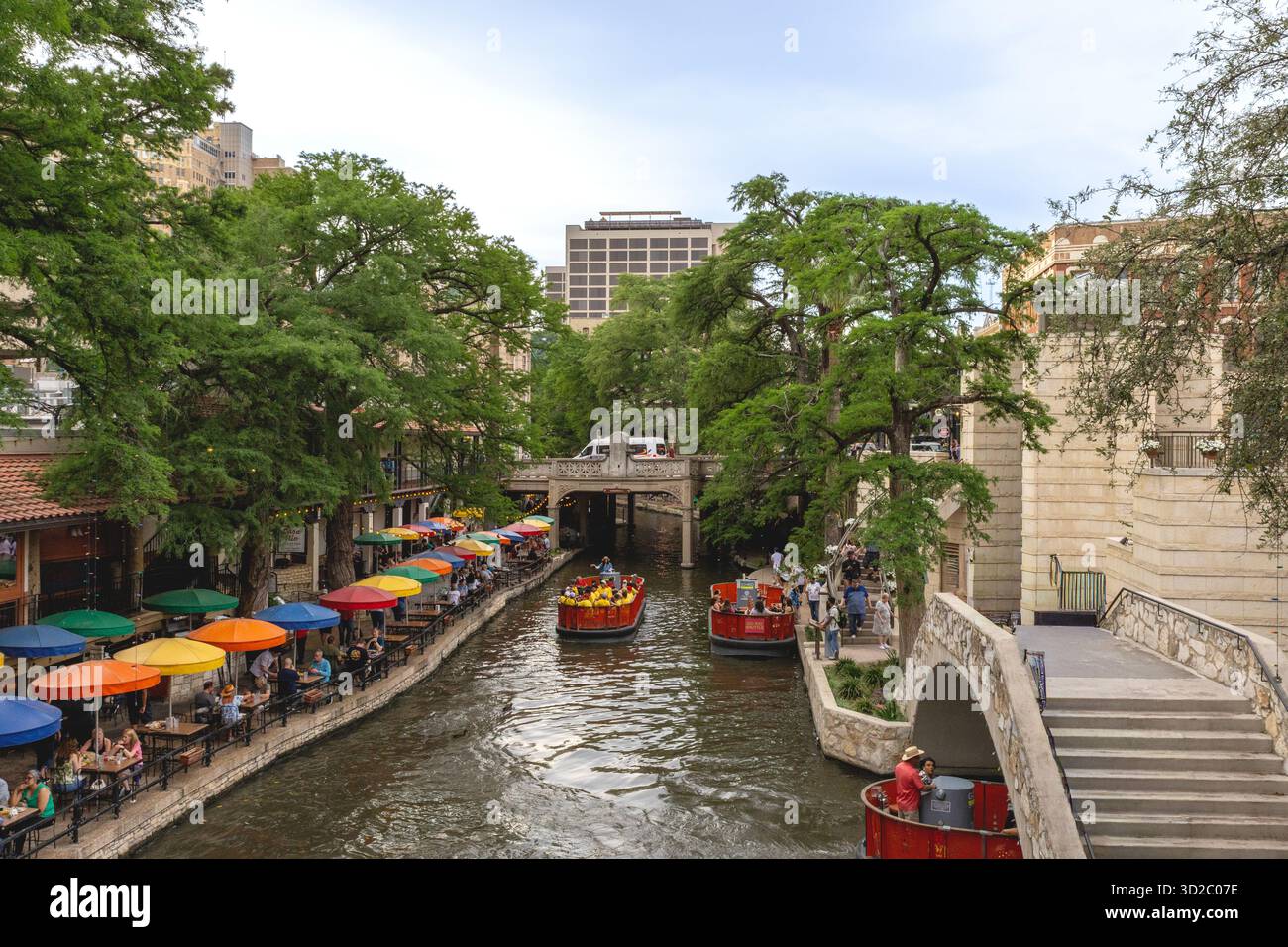 Lungofiume di San Antonio durante il giorno Foto Stock