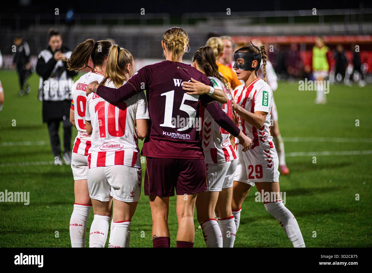 COLONIA, GERMANIA - 31 OTTOBRE 2025: Oliwia Wos, Weronika Zawistowska, Adriana Achcinska, Vanessa Leimenstoll, Martyna Wiankowska - la partita delle donne Foto Stock