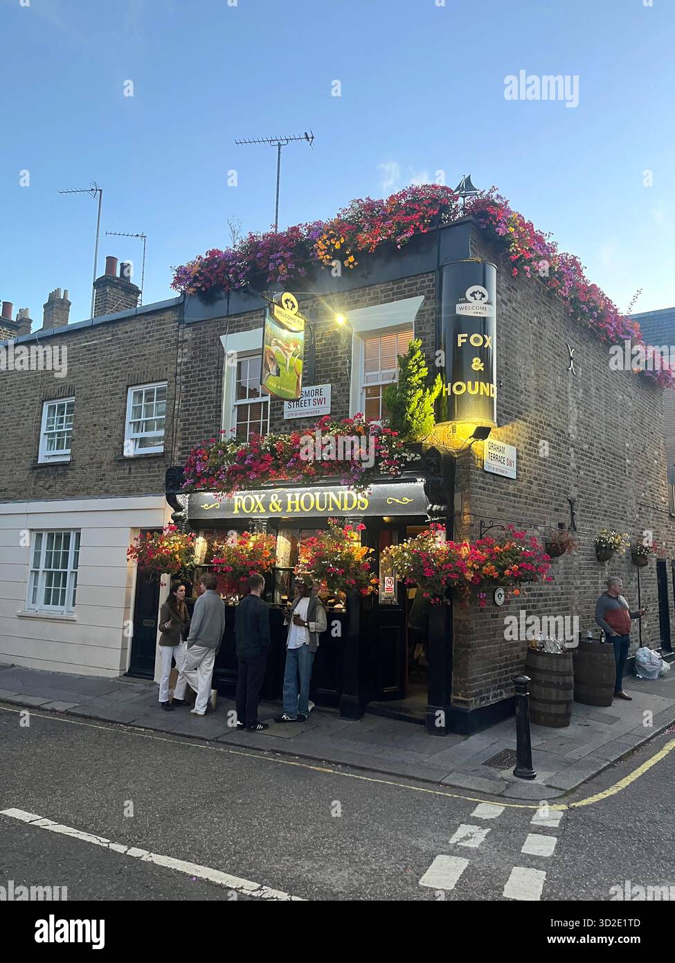 Tradizionale pub londinese situato nel cuore di Belgravia - The Fox and Hounds, Sloane Square, 29 Passmore St, London SW1W 8HR UK Foto Stock