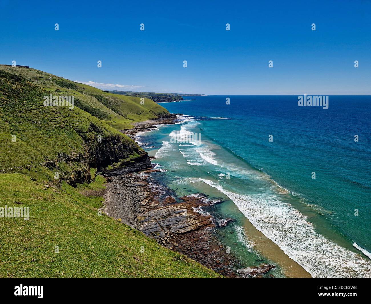 Costa panoramica di Coffee Bay vicino a Hole in the Wall, Capo Orientale, Sud Africa. - Immagine stock catturata con smartphone