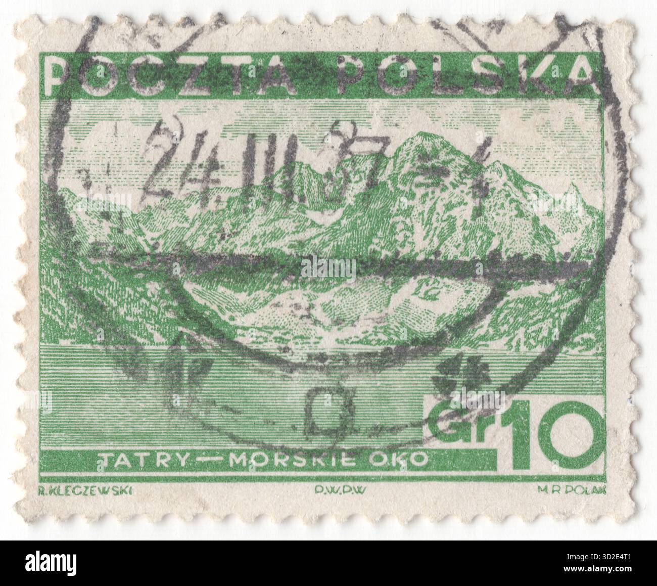 POLONIA — 1935 agosto 21: 10 francobolli gialli-verdi che raffigurano il lago “Eye of the Sea”. Morskie Oko è il lago più grande e il quarto più profondo dei Monti Tatra, nel sud della Polonia. Si trova nel profondo del Parco Nazionale Tatra nella valle Rybi Potok (il torrente dei pesci), della catena montuosa degli alti Tatra alla base dei vertici di Mięguszowiecki, nel Voivodato della piccola Polonia. Nel 2014, il Wall Street Journal ha riconosciuto il lago come uno dei cinque laghi più belli del mondo Foto Stock