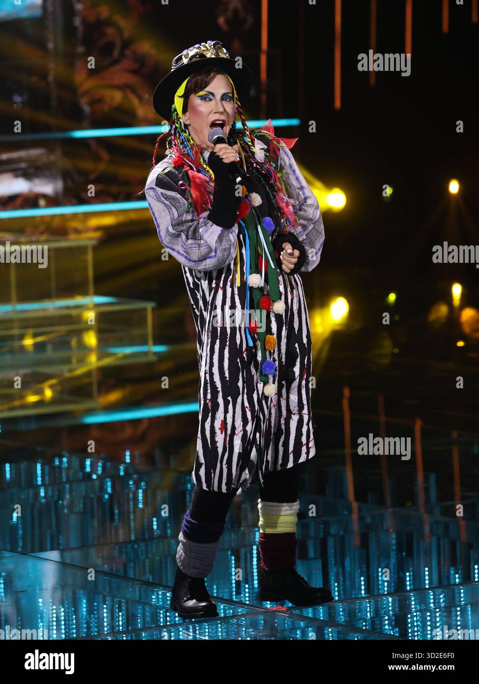 Roma, Italia. 31 ottobre 2025. Roma, studi Rai ex caro, programma televisivo "tale e quale Show". Nella foto Carmen di Pietro imita Boy George. Credito: Agenzia fotografica indipendente/Alamy Live News Foto Stock