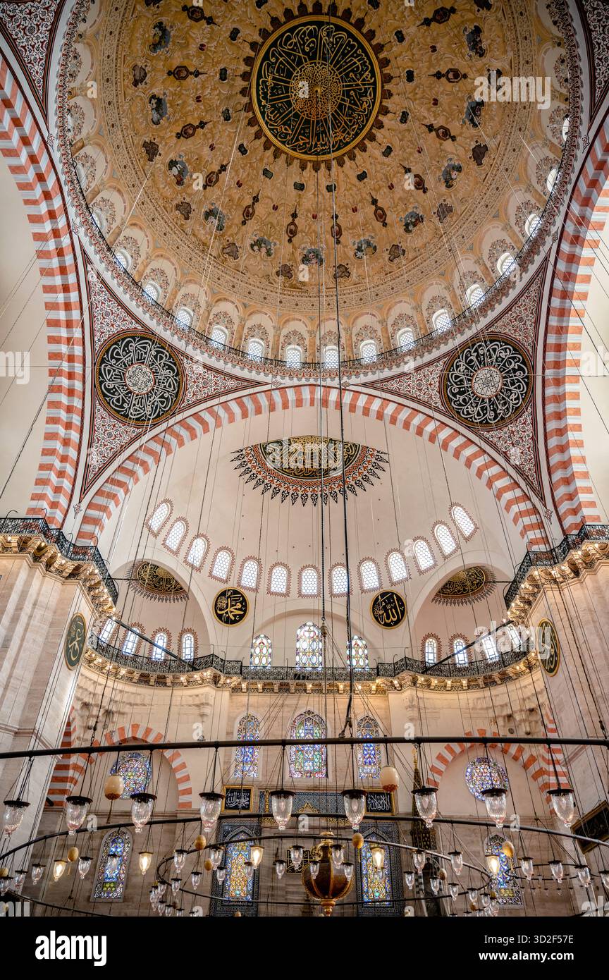 Cupola centrale della Moschea Süleymaniye, Istanbul, Turchia Foto Stock
