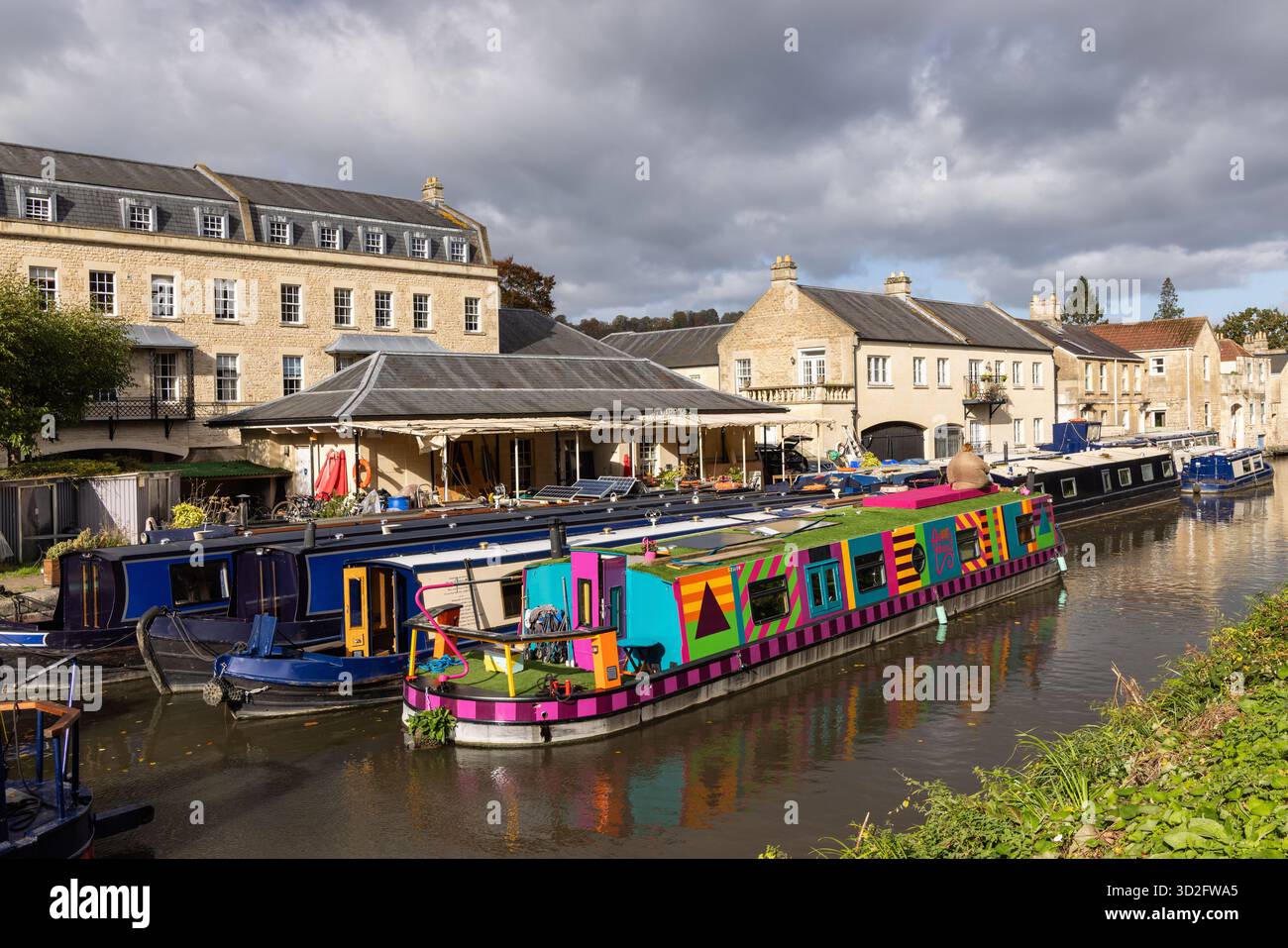 Bath Narrowboats, Sydney Wharf, Kennett and Avon Canal, Bath, Inghilterra, UK Foto Stock