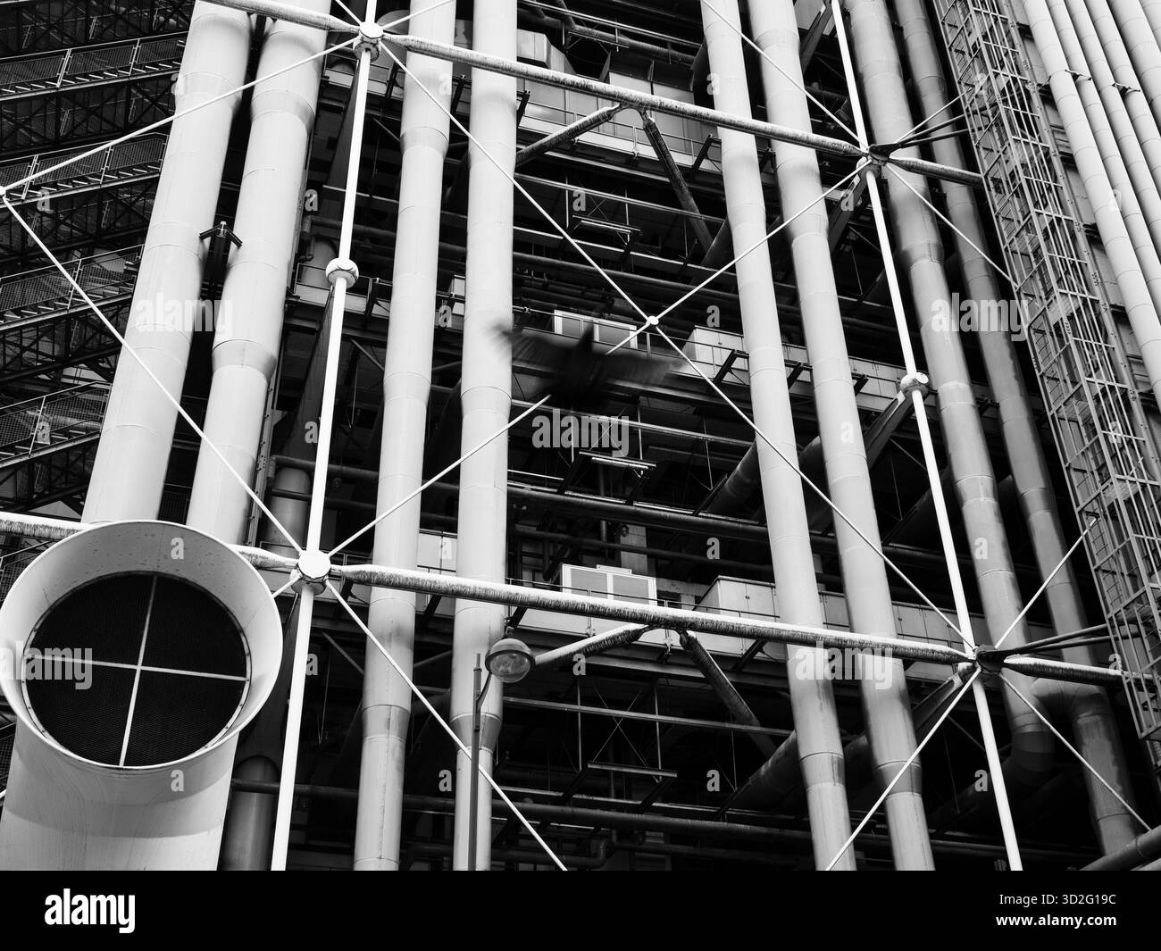 National Georges Pompidou Centre of Art and Culture, Pipes and Structure, monocromatico, Centre Pompidou, Parigi, Francia, Europa, UE. Foto Stock