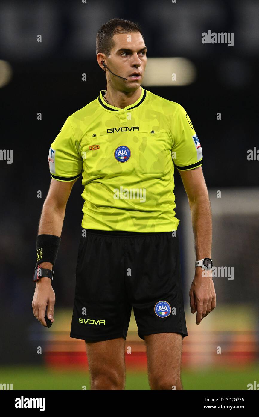 L'arbitro Luca Zufferli partecipa alla decima giornata del Campionato di serie A tra S.C. Napoli e Como 1907 allo Stadio Diego Armando Maradona il 1° novembre 2025 a Napoli. Foto Stock