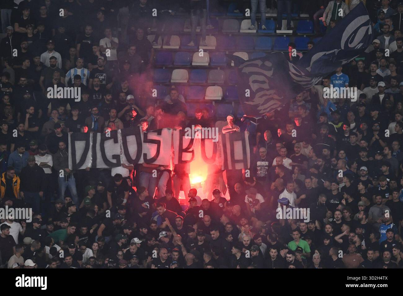Tifosi dello S.C. Napoli la decima giornata del Campionato di serie A tra S.S. C. Napoli e Como 1907 allo Stadio Diego Armando Maradona il 1° novembre 2025 a Napoli, Italia. Foto Stock