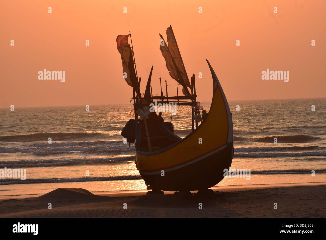 Barca da pesca a forma di luna - l'artigianato tradizionale dei pescatori della Baia del Bengala Foto Stock