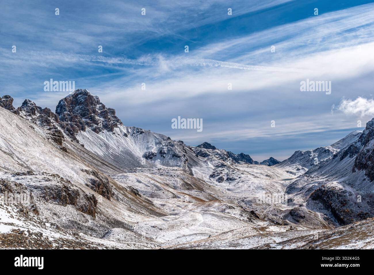 Ai piedi del monte Oronaye, nella splendida valle di Ubayette, il lago Reculaye Foto Stock