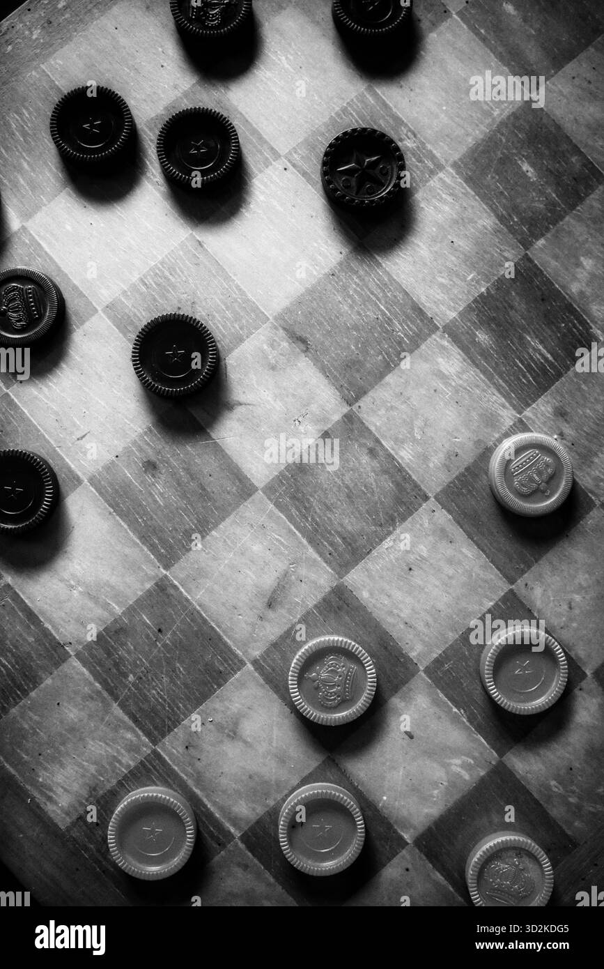 Vecchio gioco a scacchi in bianco e nero Foto Stock