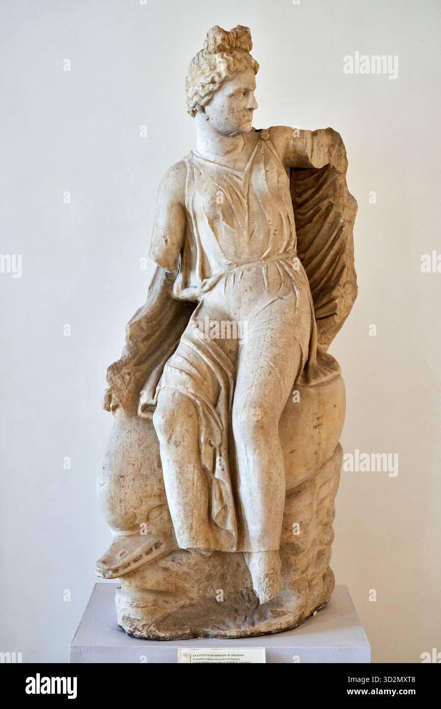 Statuetta di Nereide su Un delfino, copia dell'età romana-imperiale basata sul modello greco di Timoteo (prima metà del IV secolo a.C.), Museo Correr, Pia Foto Stock