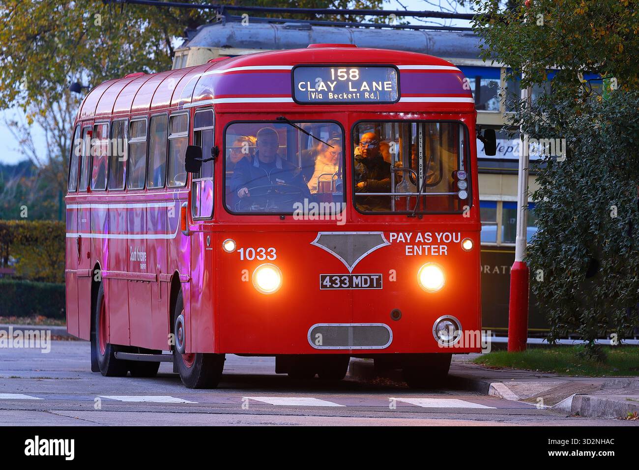 Sandtoft Trolleybus Museum di notte Foto Stock