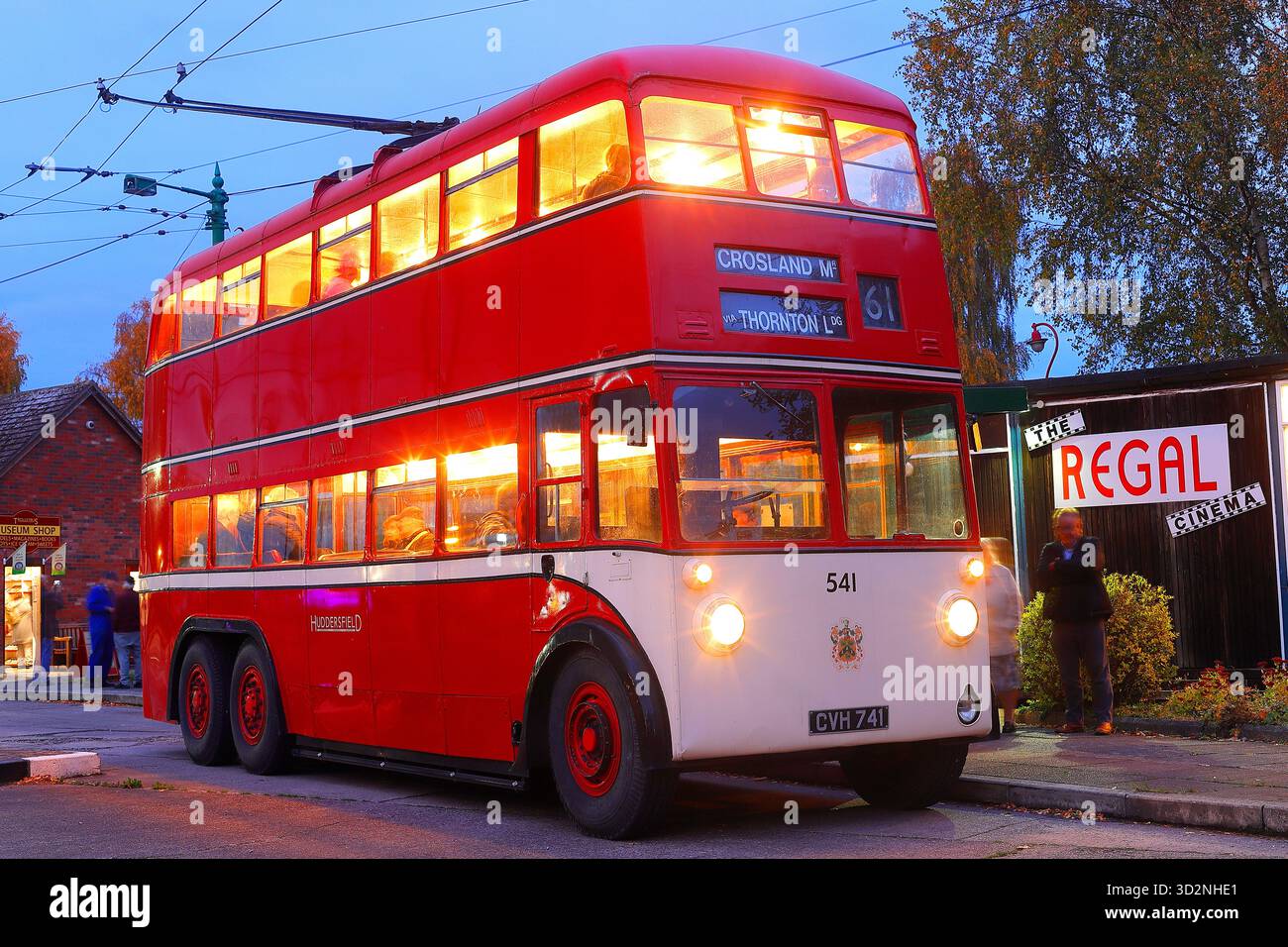 Sandtoft Trolleybus Museum di notte Foto Stock