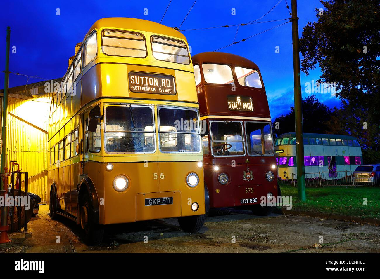 Sandtoft Trolleybus Museum di notte Foto Stock