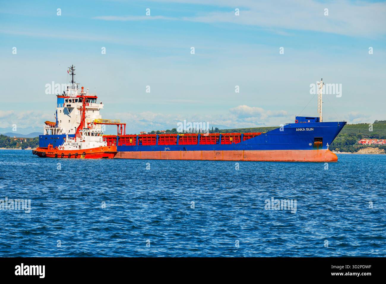 Vista del porto di Capodistria, della città e del resort sul mare Adriatico, della Slovenia, dell'Europa Foto Stock