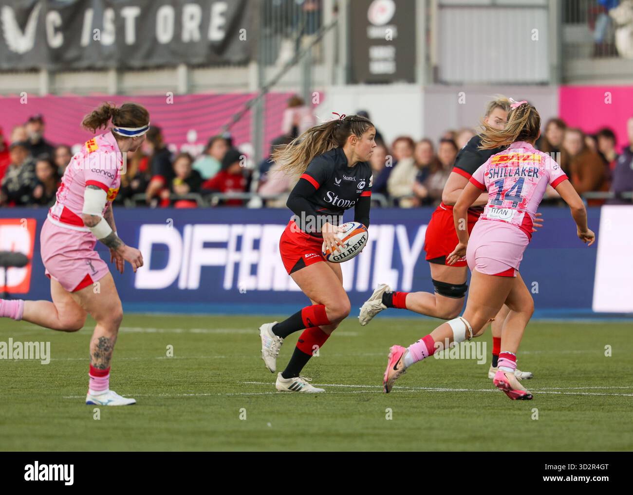 Londra, Regno Unito. 2 novembre 2025. Jess BREAK (Saracens) con il pallone durante la partita Saracens Women vs Harlequins Women 'The London Derby' allo Stonex Stadium per la seconda giornata della Premiership Women's Rugby 2025/26. UK © ️ crediti: Elsie Kibue/Alamy Live News Foto Stock