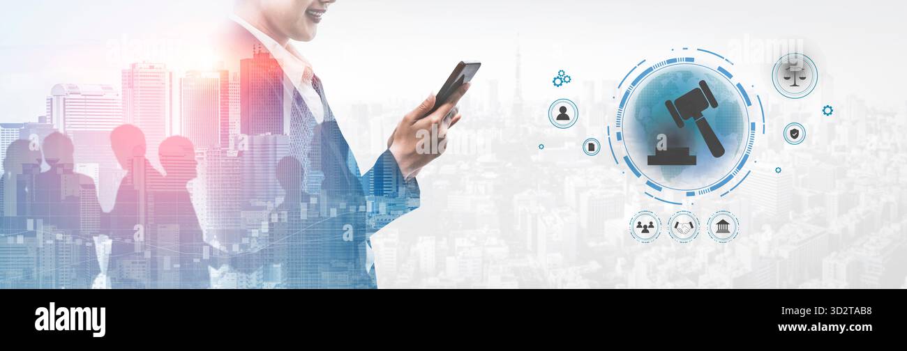 Servizi legali online globali e soluzioni di cyber law. Piattaforma digitale per la consultazione legale, la giustizia e la conformità normativa nell'era di Internet. Foto Stock