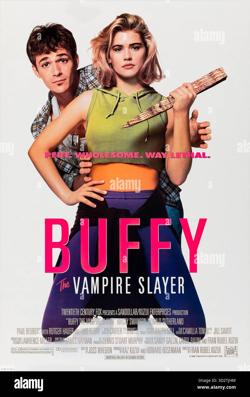 Buffy the Vampire Slayer (1992) diretto da Fran Rubel Kuzui e interpretato da Kristy Swanson, Donald Sutherland e Luke Perry. Una cheerleader scopre di essere l'assassina prescelta destinata a combattere i vampiri che attaccano la sua città suburbana. Fotografia di un poster originale del 1992 USA a un foglio SOLO PER USO EDITORIALE. Crediti: BFA / 20th Century Fox Foto Stock