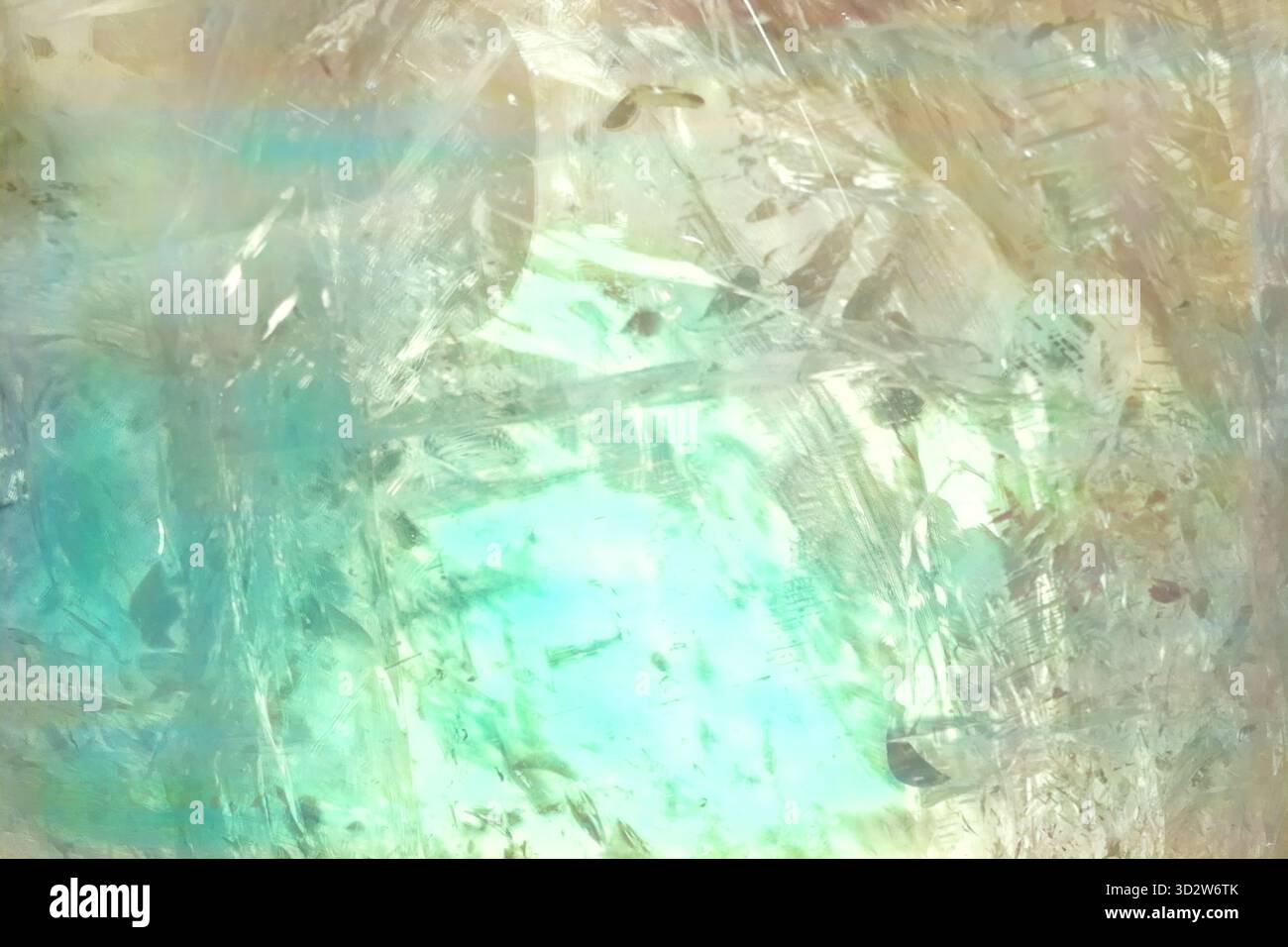 Struttura minerale di calcite cristallina con riflessi di luce. Texture dettagliata a tutto campo Rights Managed per concetti di sfondo grafico astratti. Foto Stock