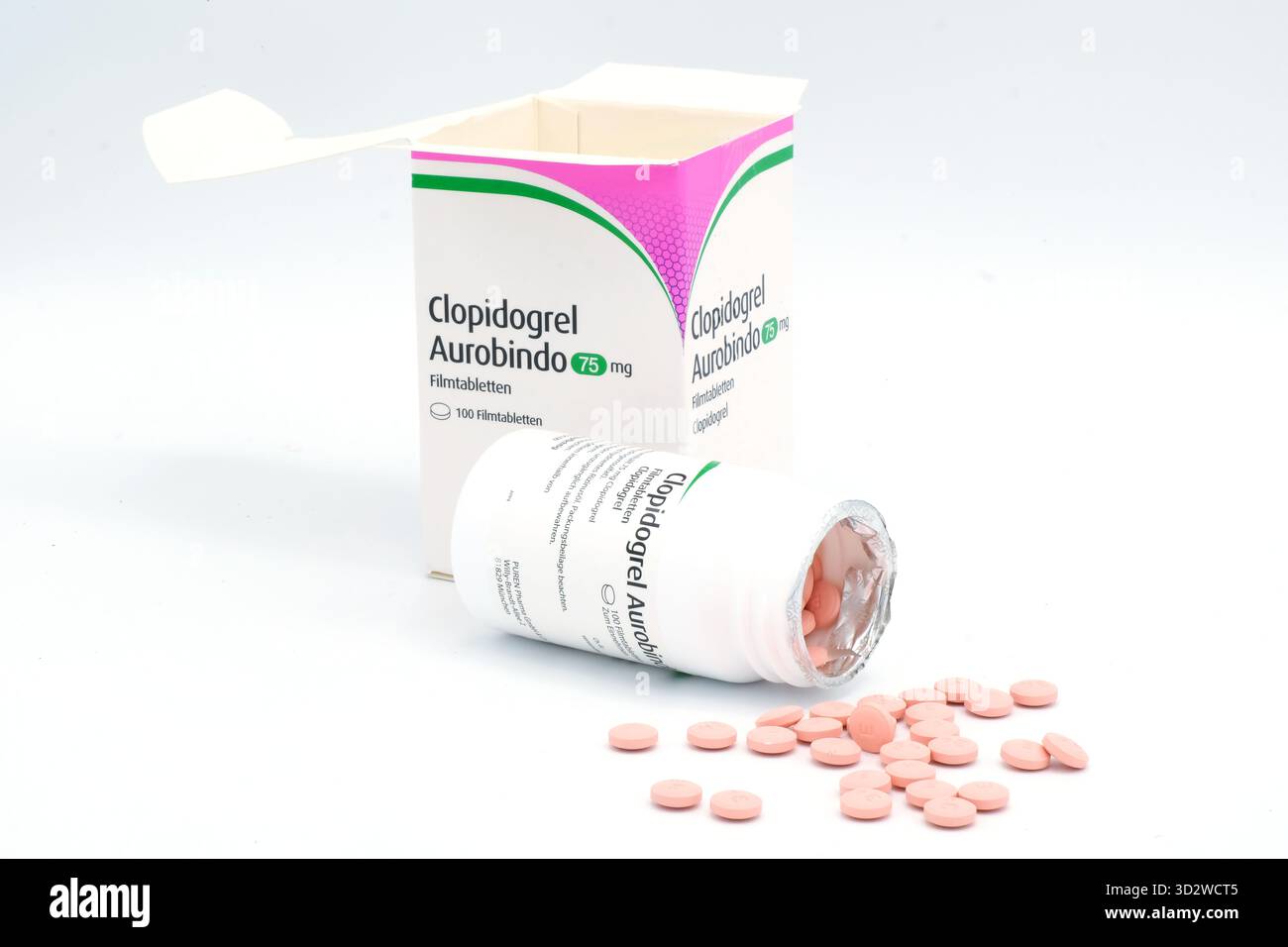 Foto dell'imballaggio per compresse da 100 75 mg di Clopidogrel Aurobindo prodotto da PUREN Pharma GmbH & Co KG, etichettato in tedesco e Braille. Foto Stock