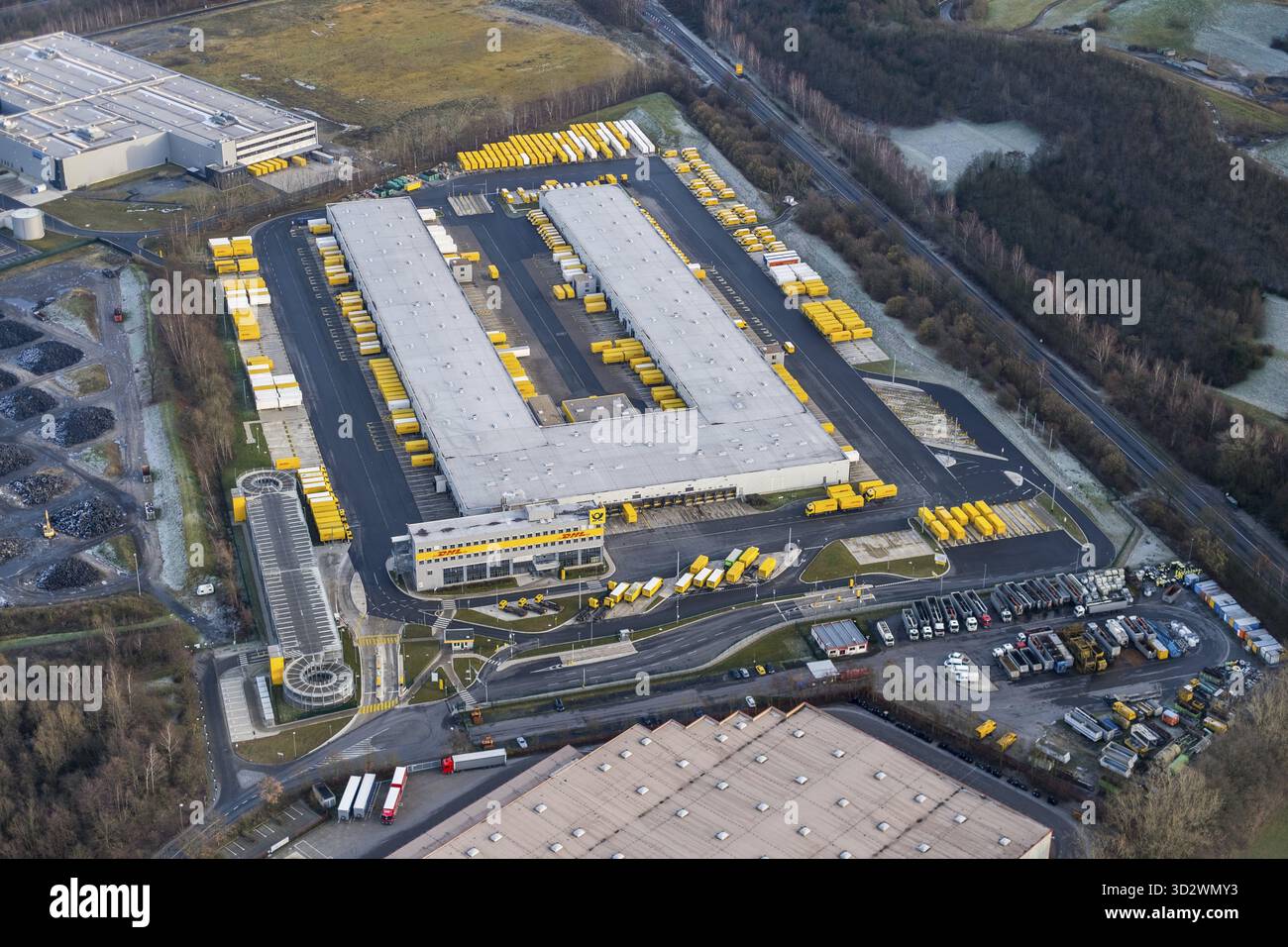 Vista aerea, DHL Freight Center, filiale di produzione, filiale di vendita, Gewerbegebiet Ost, Dorsten, regione della Ruhr, Renania settentrionale-Vestfalia, Germania, DEU, Hervest Foto Stock