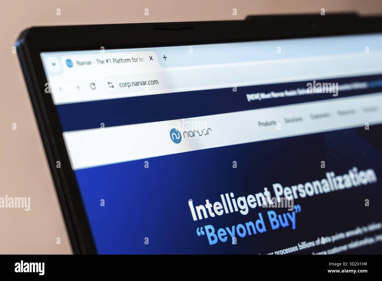 New York, USA - 31 gennaio 2025: Sito Web della piattaforma Navan per la gestione delle spese e dei viaggi aziendali visualizzato sullo schermo del laptop Foto Stock