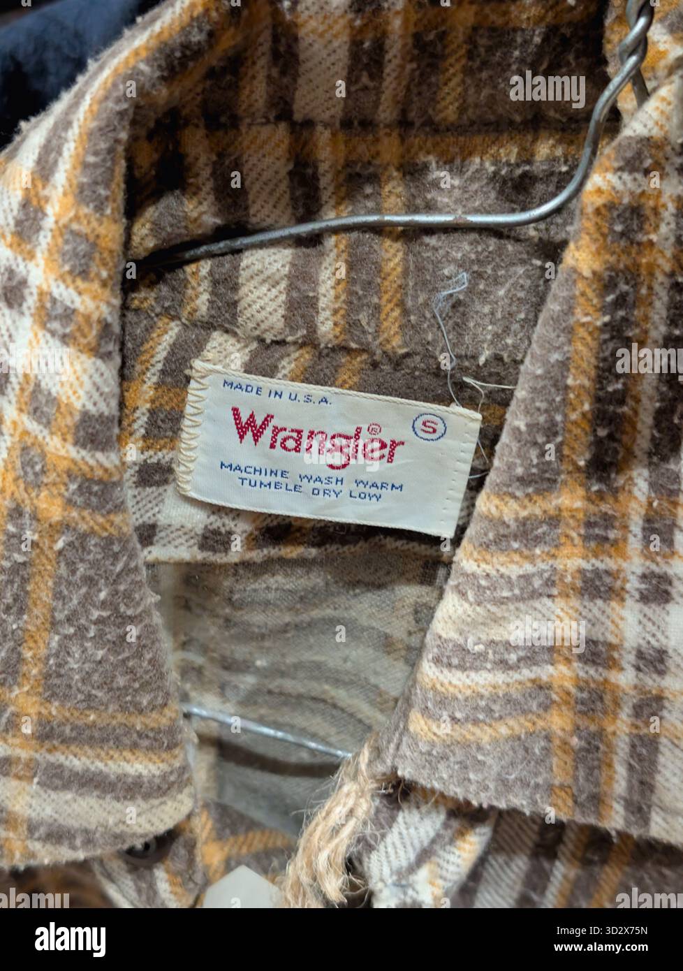 Primo piano dell'etichetta della camicia vintage Wrangler Foto Stock