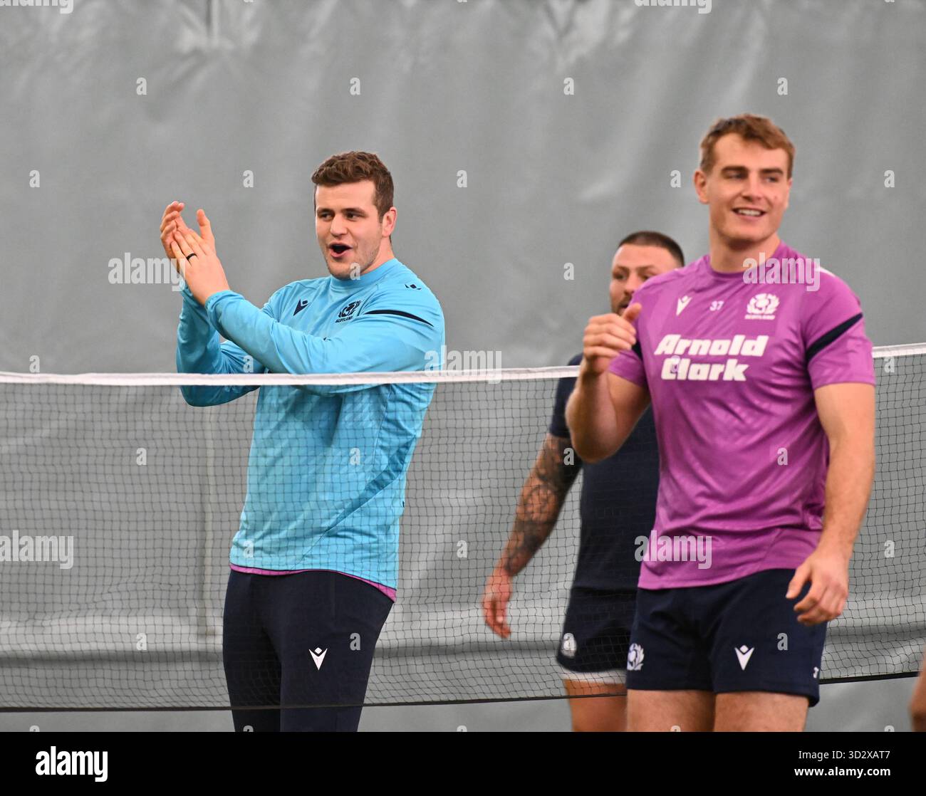 Oriam Sports Centre Edinburgh.Scotland.UK.3 novembre 25 sessione di allenamento della Scozia in vista della partita della Quilter Nations Series contro la nuova Zelanda .Scott Cummings & Stafford McDowall Scotland durante la partita di pallamano. Crediti: eric mccowat/Alamy Live News Foto Stock