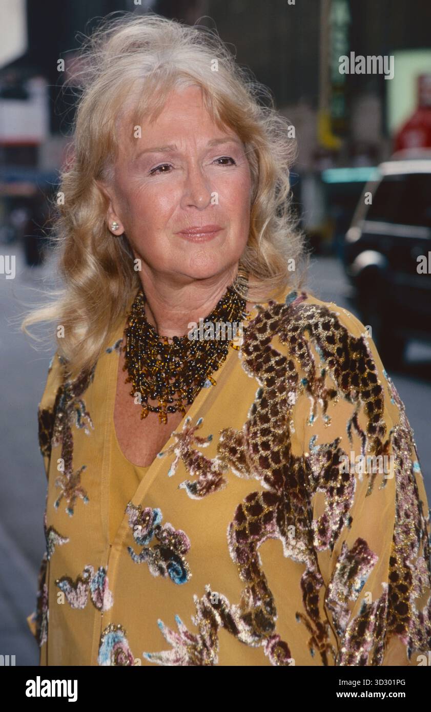 **FOTO FILE** Diane Ladd è morta. Diane Ladd partecipa alla serata di apertura di "If You ever Leave me, i'm coming with You" al Cort Theatre di New York il 6 agosto 2001. Credito fotografico: Henry McGee/MediaPunch credito: MediaPunch Inc/Alamy Live News Foto Stock