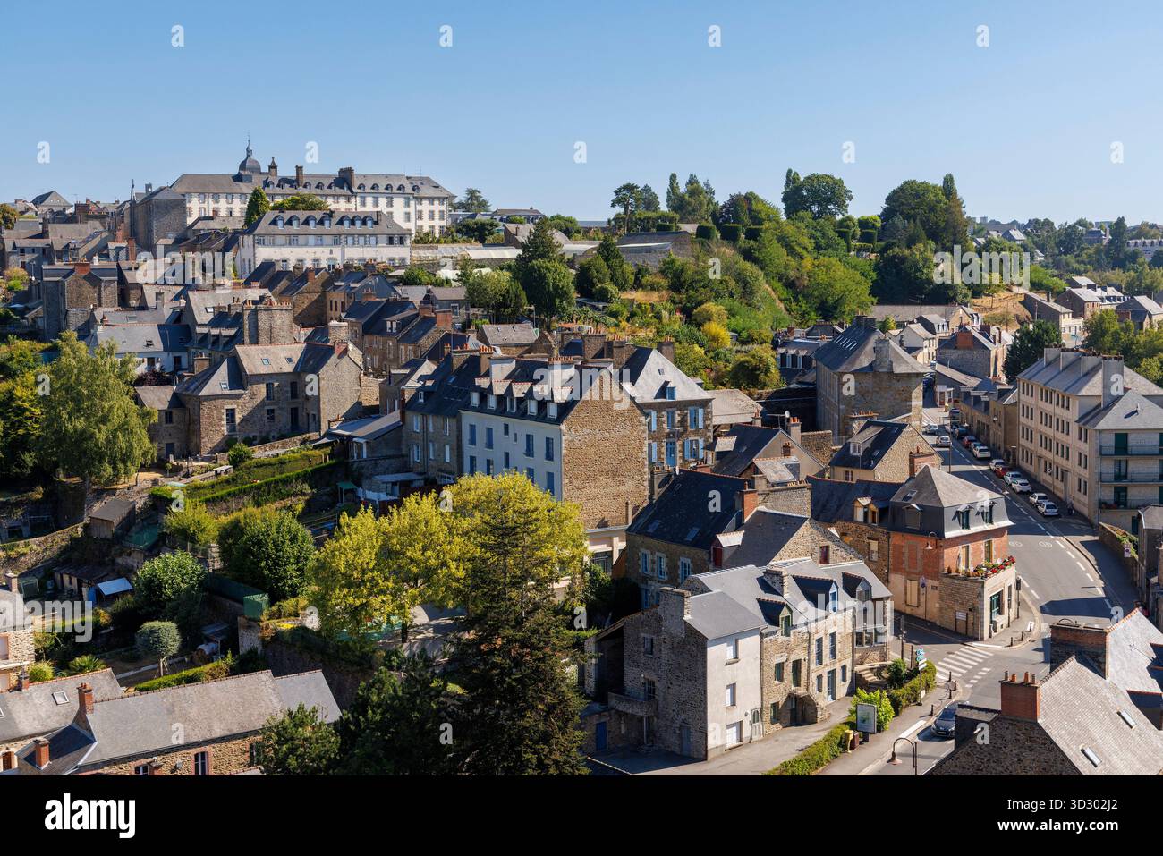Città vista dal castello di Fougeres, castello di Fougeres, Ille-et-Vilaine, Bretagna, Francia Foto Stock