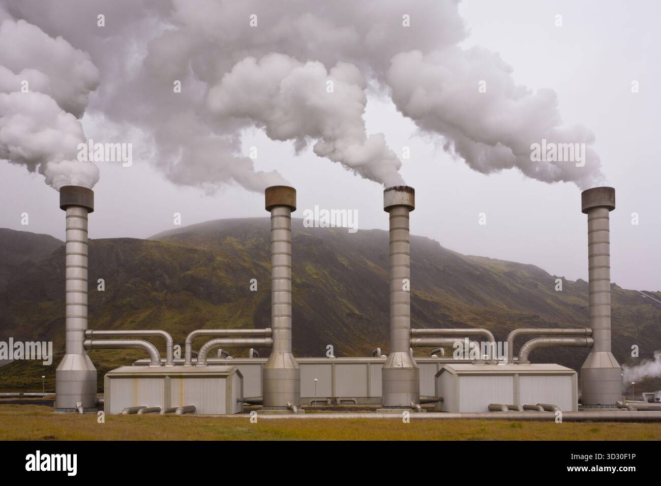 Centrale geotermica di Nesjavellir, Islanda meridionale. Produce elettricità e pompa acqua calda verso la grande area di Reykjavík. Foto Stock