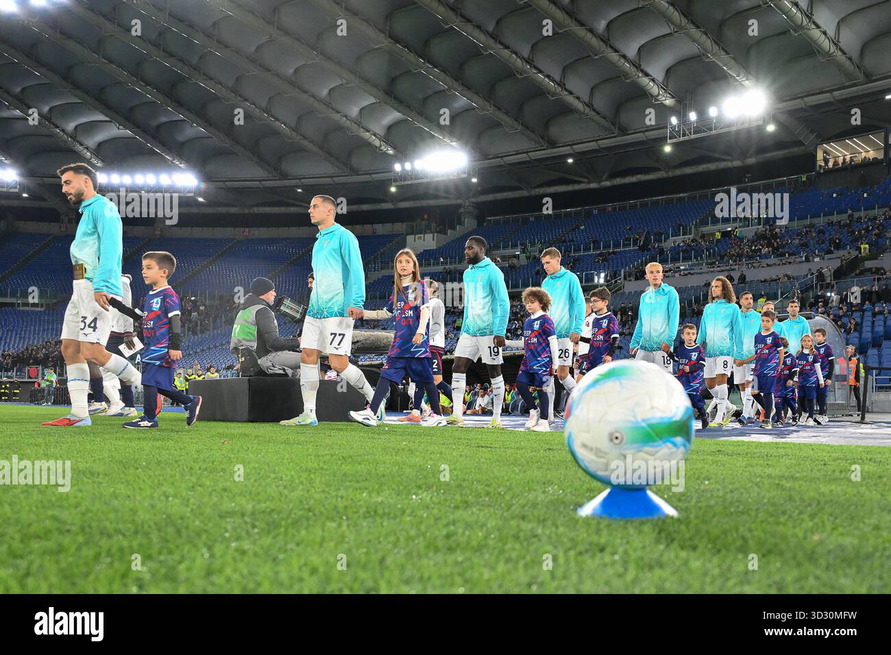 Roma, Italia. 3 novembre 2025, Stadio Olimpico, Roma, Italia; partita di serie A Enilive; Lazio contro Cagliari; entra in campo la formazione titolare della squadra Lazio SS crediti: Roberto Ramaccia/Alamy Live News Foto Stock