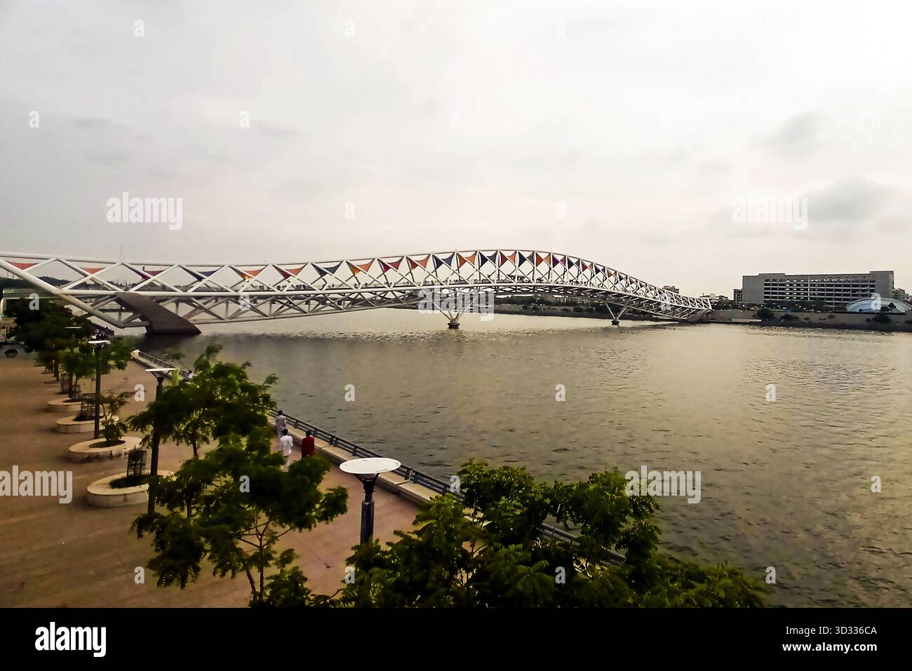 Ponte pedonale atal immagini e fotografie stock ad alta risoluzione - Alamy