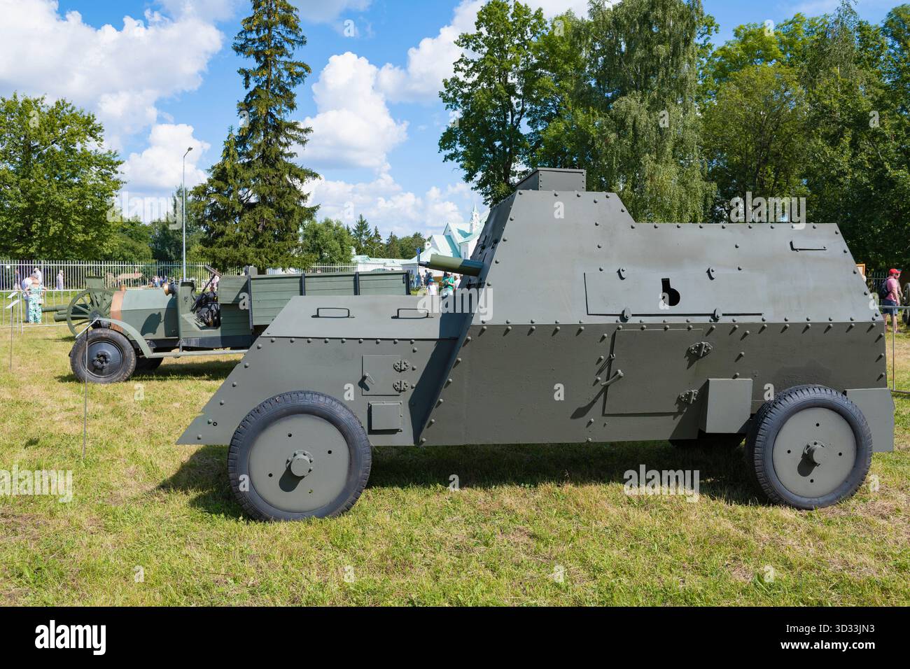 PUSHKIN, RUSSIA - 4 AGOSTO 2025: La Russo-Balt Type S è la prima vettura corazzata seriale dell'Impero russo. Festa militare-storica Foto Stock