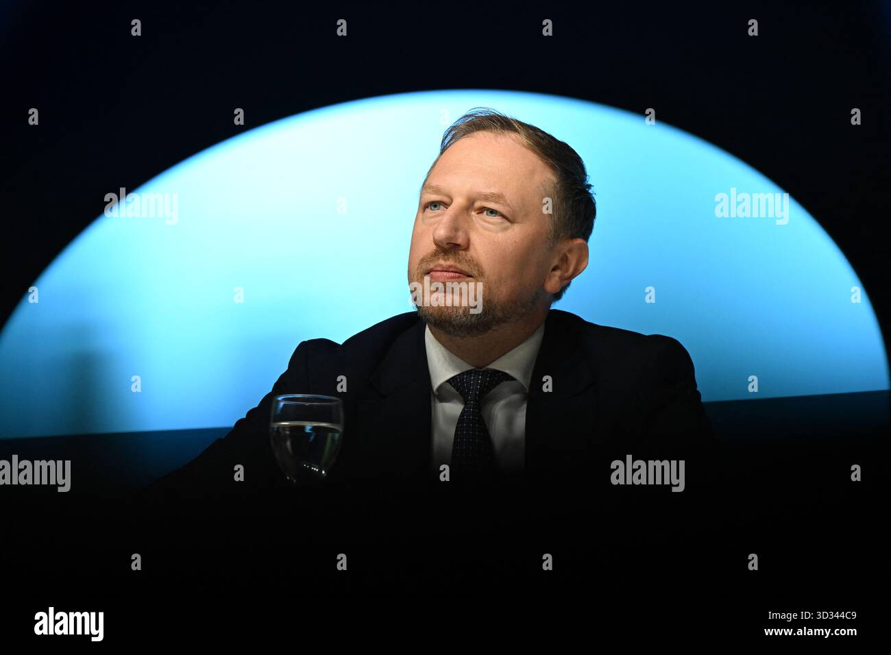 Villepinte, Francia. 4 novembre 2025. Wojciech Wrochna, Ministero dell'industria, all'esposizione mondiale del nucleare presso il centro espositivo di Villepinte il 4 novembre 2025. Foto di Tomas Stevens/ABACAPRESS.COM credito: Abaca Press/Alamy Live News Foto Stock