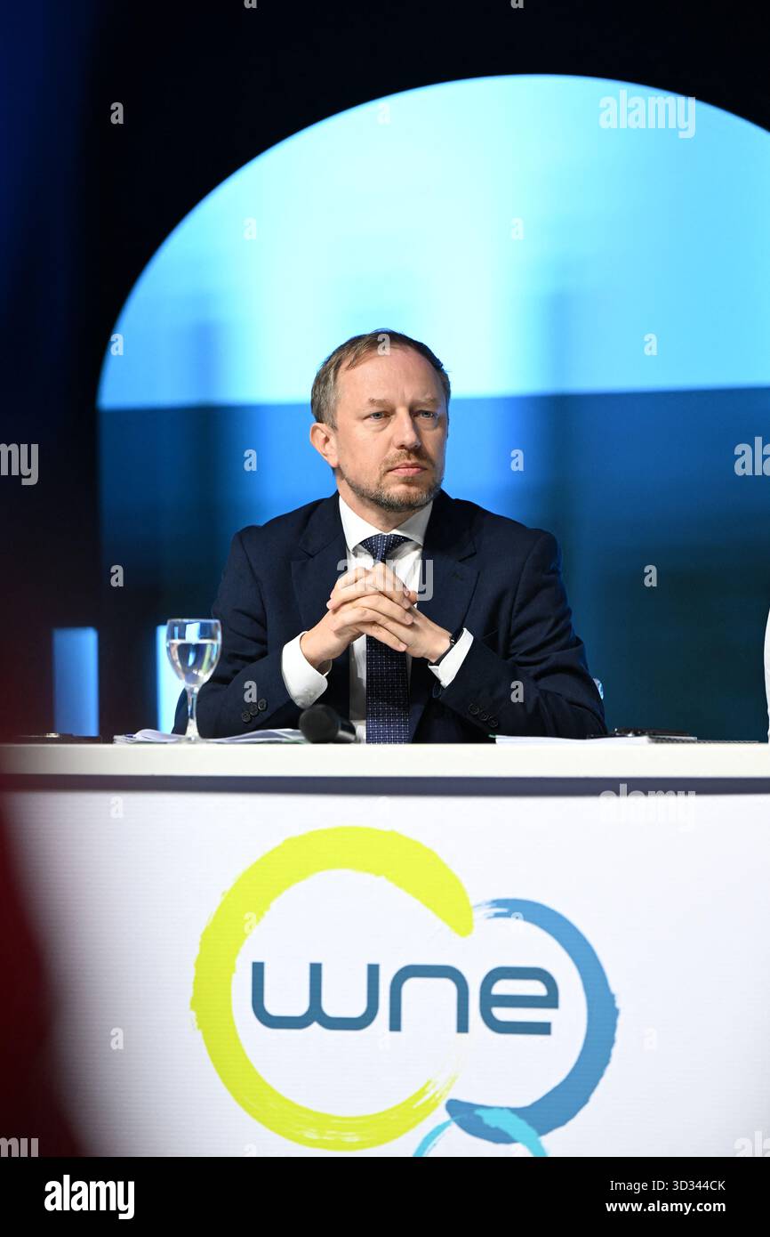 Villepinte, Francia. 4 novembre 2025. Wojciech Wrochna, Ministero dell'industria, all'esposizione mondiale del nucleare presso il centro espositivo di Villepinte il 4 novembre 2025. Foto di Tomas Stevens/ABACAPRESS.COM credito: Abaca Press/Alamy Live News Foto Stock