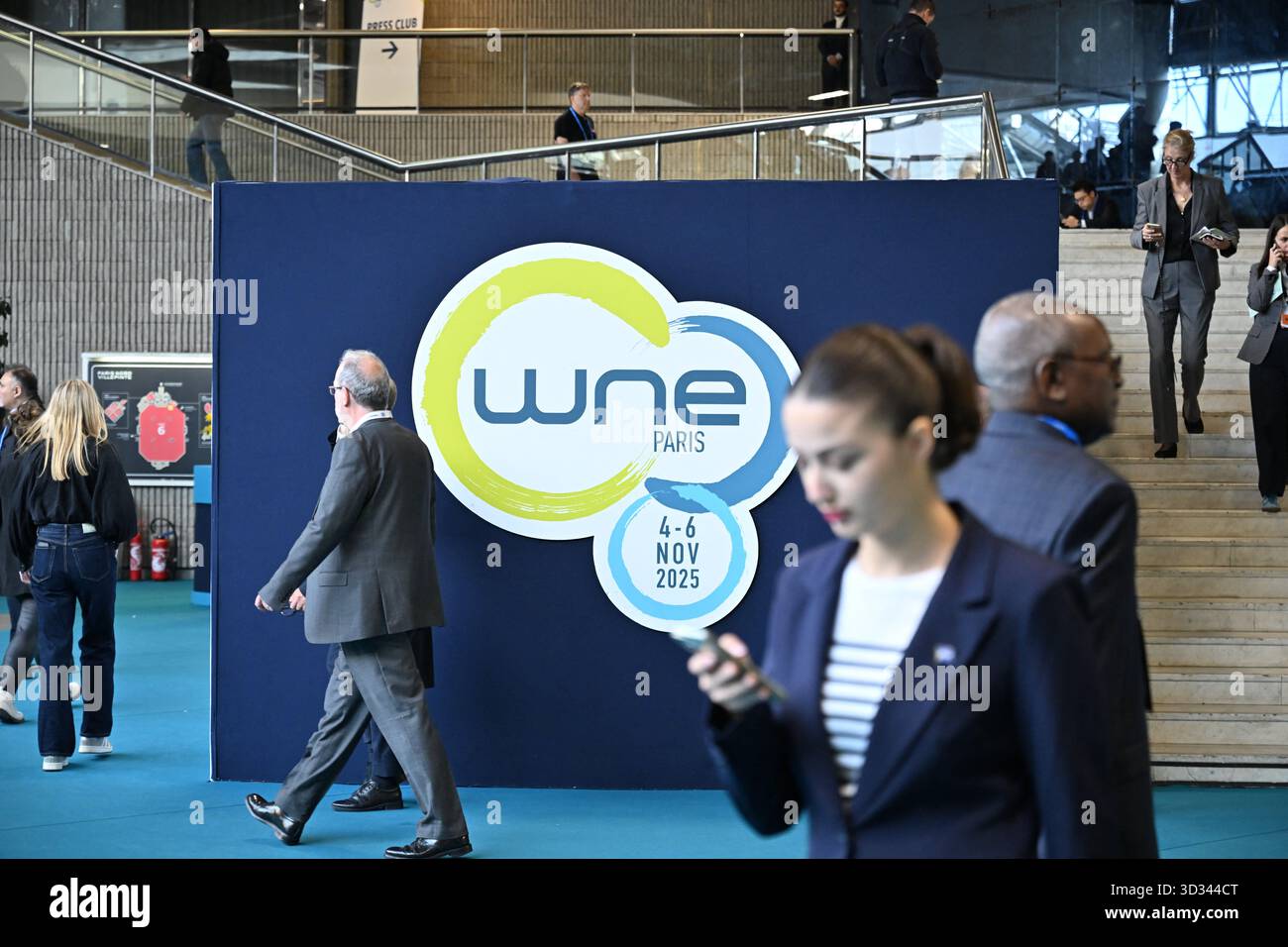 Villepinte, Francia. 4 novembre 2025. Illustrazione dell'esposizione mondiale del nucleare al Villepinte Exhibition Center il 4 novembre 2025. Foto di Tomas Stevens/ABACAPRESS.COM credito: Abaca Press/Alamy Live News Foto Stock