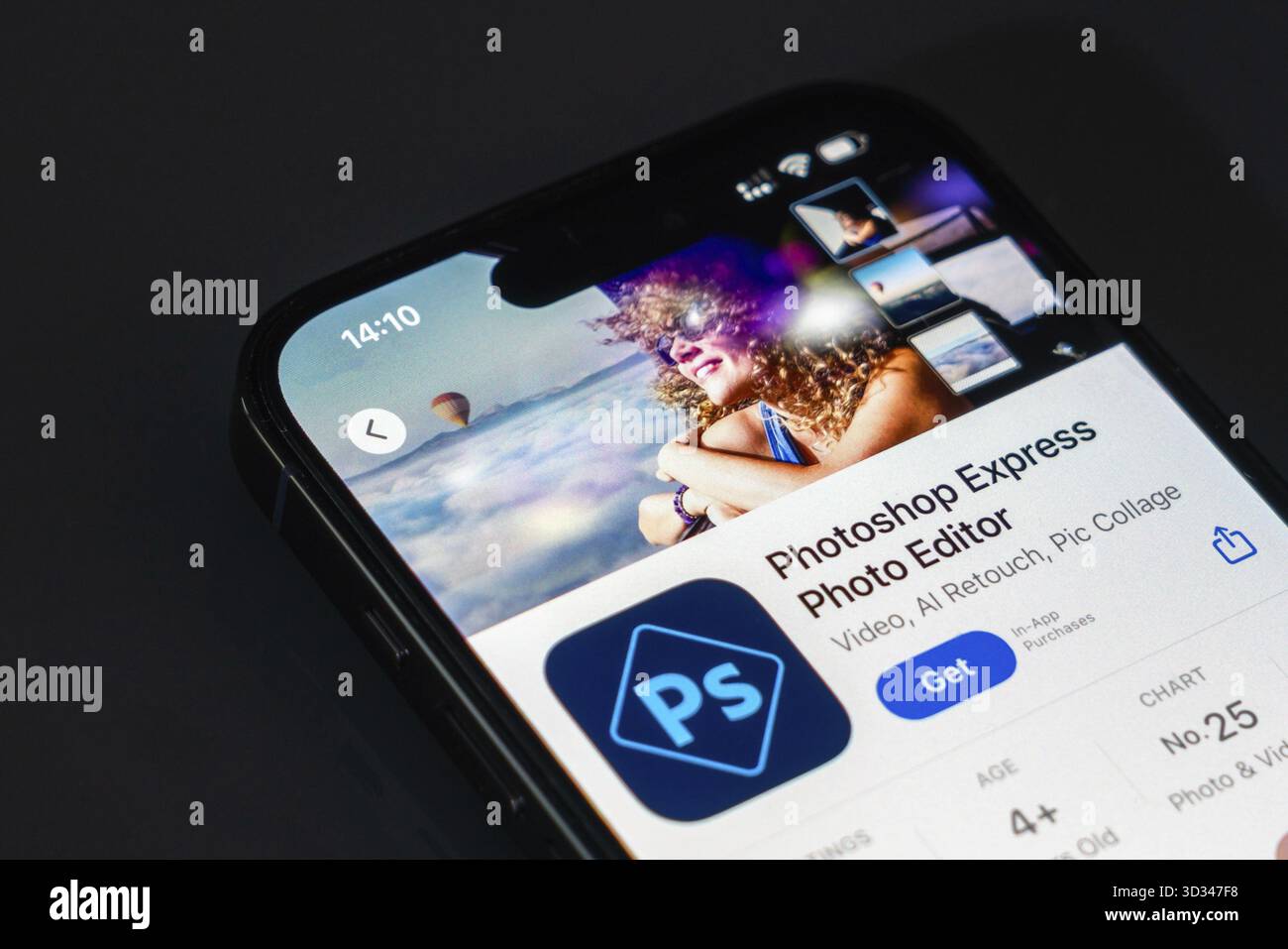 New York, USA - 20 dicembre 2024: Applicazione Photoshop Express Photo Editor visualizzata sullo schermo dello smartphone. L'applicazione mobile più diffusa per l'editing di foto e. Foto Stock