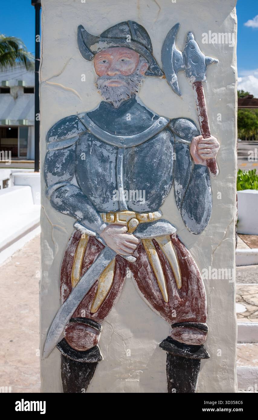 Figura maya scolpita sul lungomare di Cozumel in Messico Foto Stock